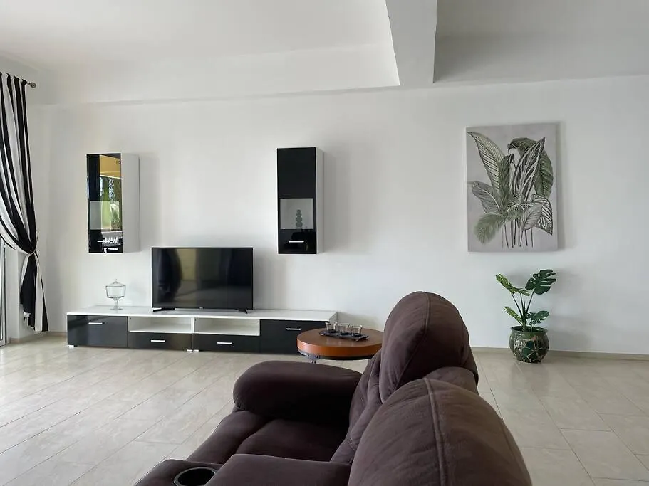 Spring Garden Mobay Resort Luxurious Apartments 蒙特哥贝
